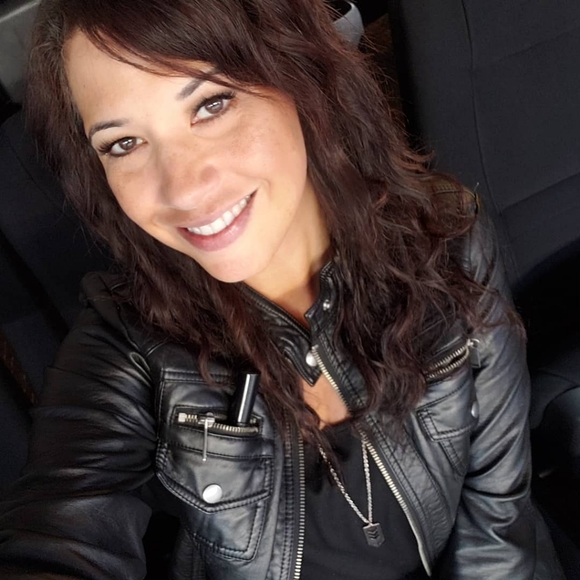 Meet your Posher, Elissa - Picture 3 of 3